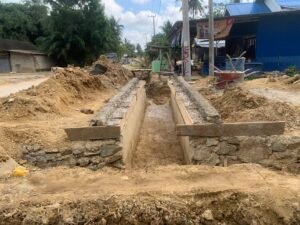 Pembangunan Deker Blok I Desa Sumber Jaya Dukung Kelancaran Drainase Lingkungan